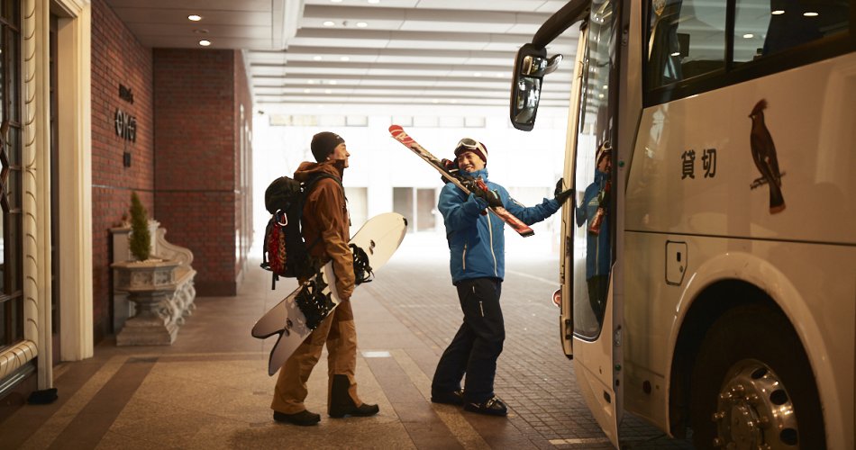 スキー場送迎が宿泊者限定で無料！（選べる3つのコース）