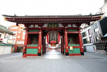 Sensoji Temple (Kaminarimon Gate)